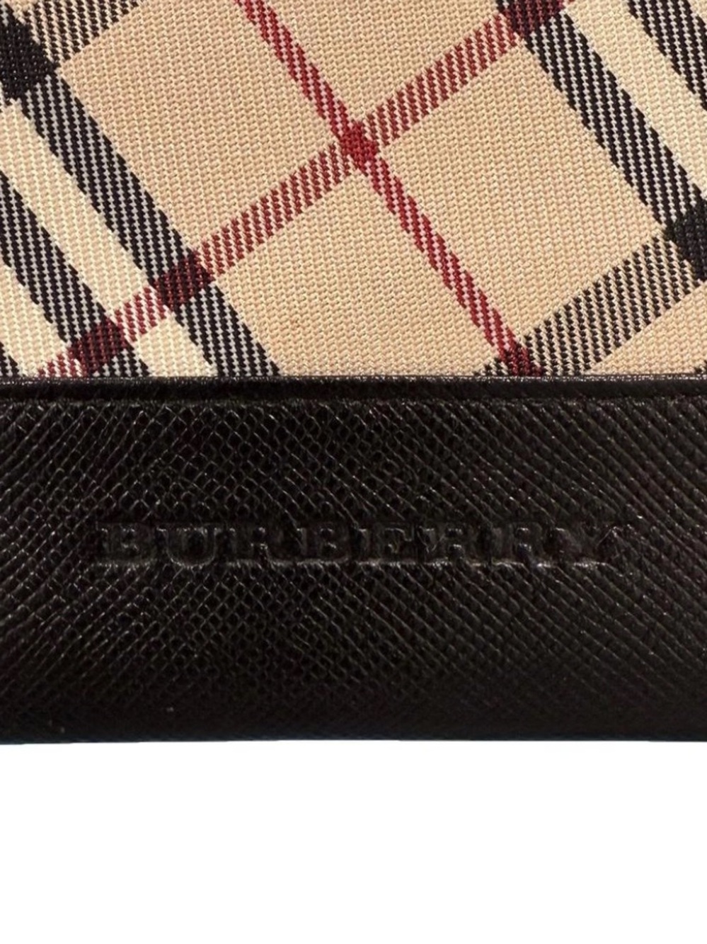 Burberry Kiss-lock Coin Purse in iconic Nova Check
Canvas - Picture 5 of 7